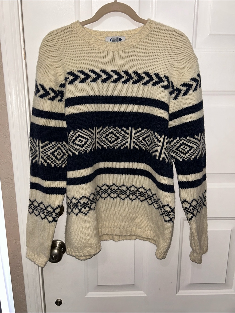 Old Navy Cream 100% Lambs Wool Crewneck Sweater with Navy Detail